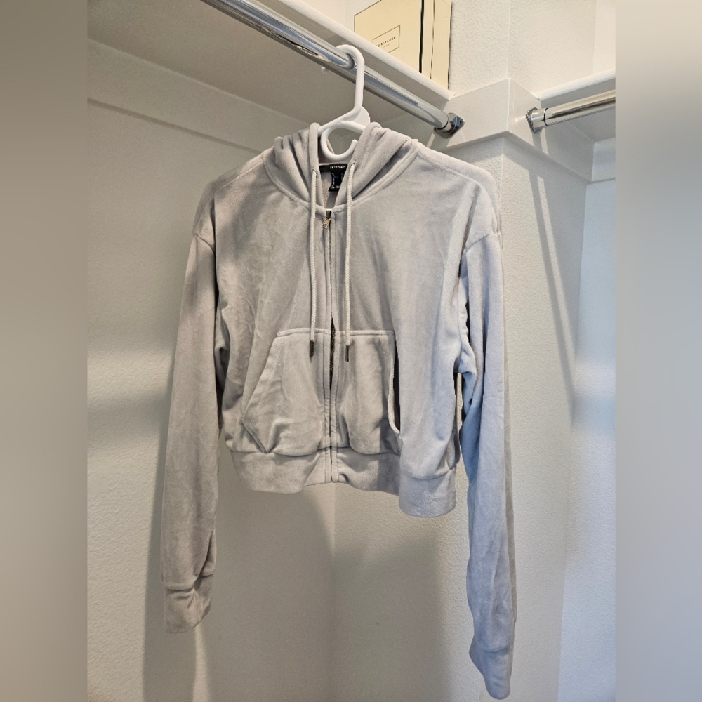 Forever 21 Light Gray Cropped Hoodie